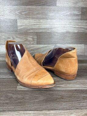 Free People Royale Flat Leather Flats Side Cutouts Spanish Craftsmanship Sz 37